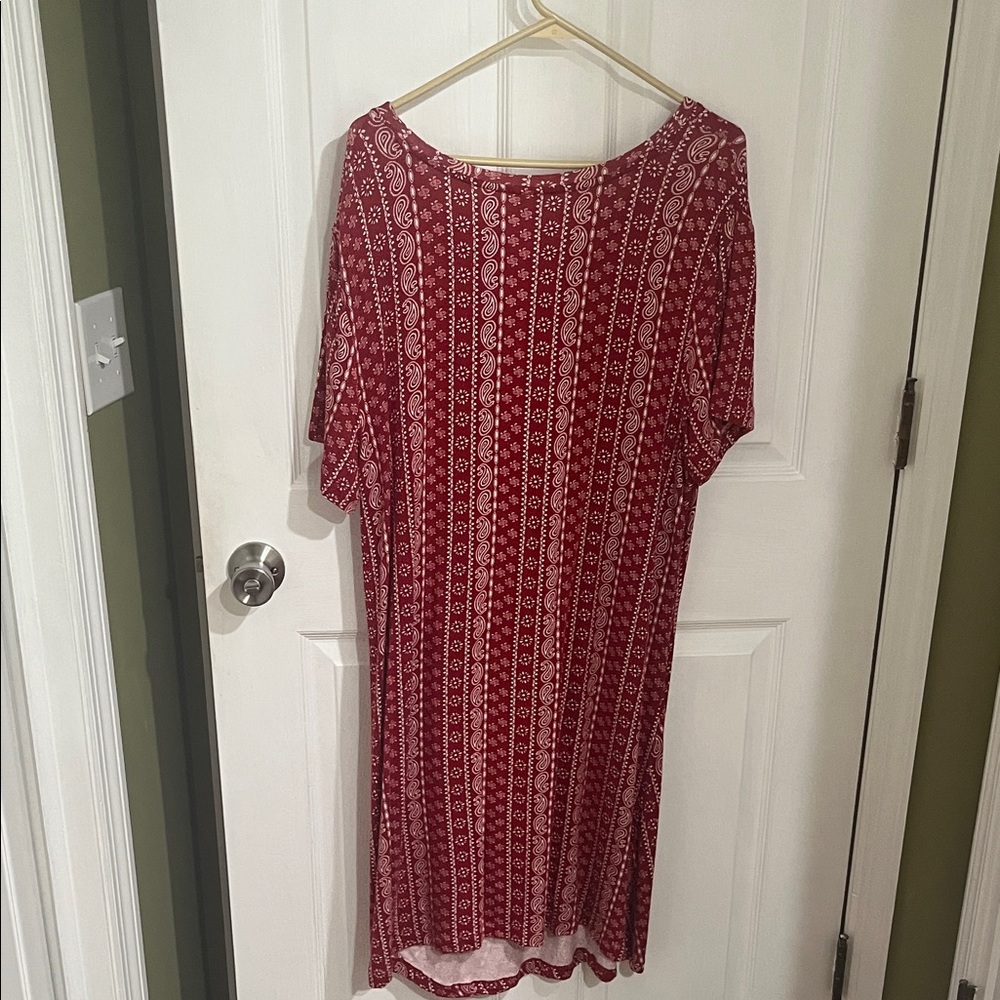 Red Patterned Short Sleeve Dress - Picture 2 of 5